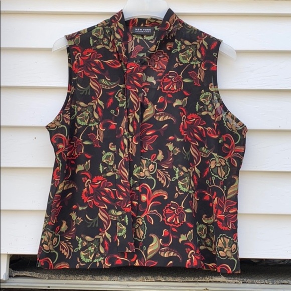 Tops - Floral Sleeveless Top - Black and Red